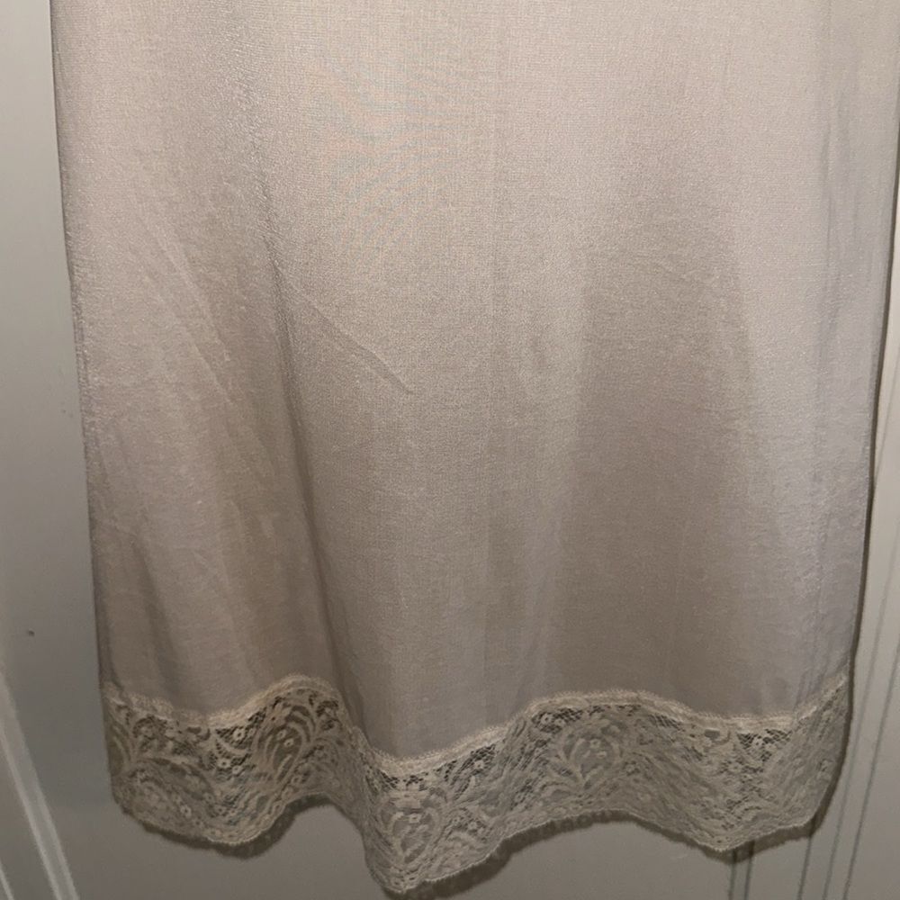Vintage Olga‎ light tan half slip with lace hem / as is - Picture 2 of 6
